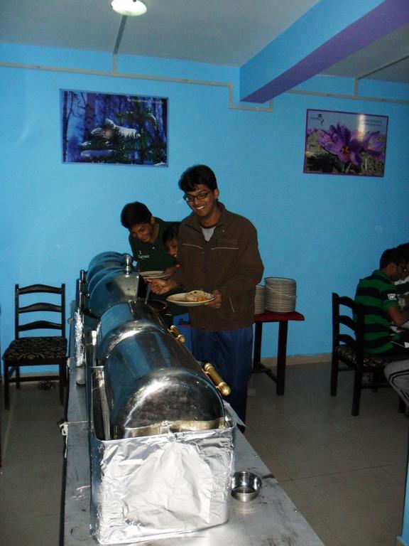 Hamdard Resort Pahalgām Rom bilde